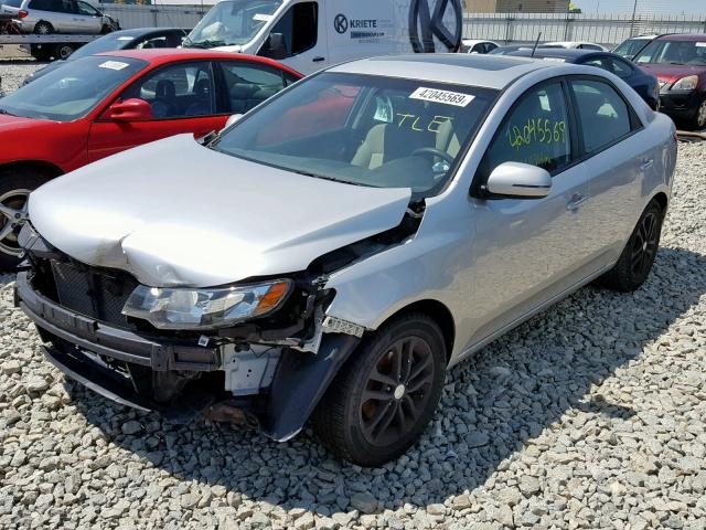 KNAFU4A22B5333325 - 2011 KIA FORTE EX SILVER photo 2