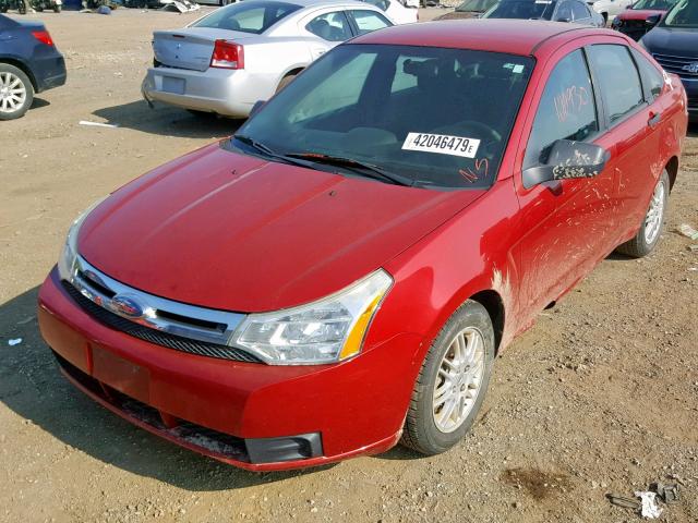 1FAHP3FN7AW163199 - 2010 FORD FOCUS SE RED photo 2