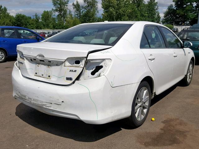 4T1BD1FK0DU068403 - 2013 TOYOTA CAMRY HYBR WHITE photo 4