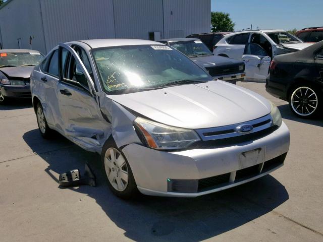 1FAHP34N38W150690 - 2008 FORD FOCUS S/SE SILVER photo 1