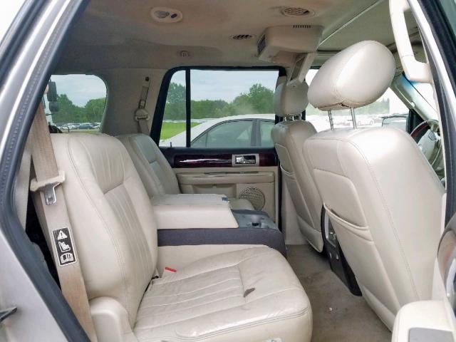 5LMFU28R93LJ00381 - 2003 LINCOLN NAVIGATOR SILVER photo 6