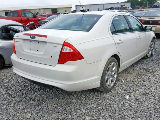 3FAHP0HA9AR275630 - 2010 FORD FUSION SE WHITE photo 4