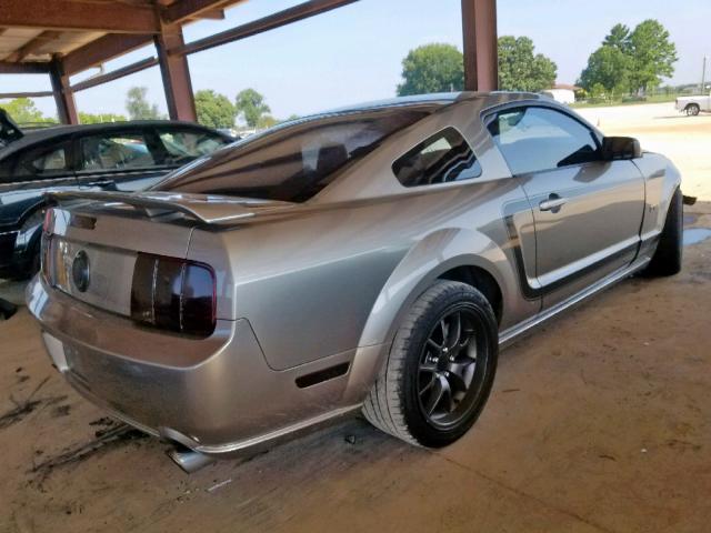 1ZVHT82H785199555 - 2008 FORD MUSTANG GT SILVER photo 4