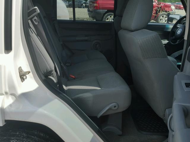 1J8HG48K36C235388 - 2006 JEEP COMMANDER WHITE photo 6
