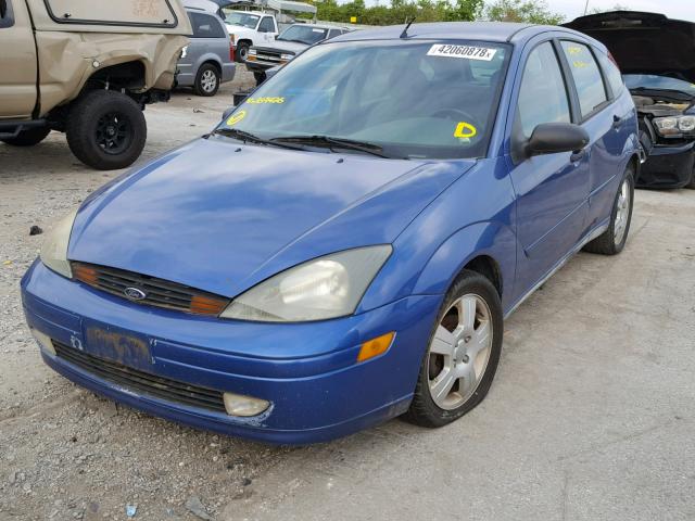 3FAFP37383R169426 - 2003 FORD FOCUS ZX5 BLUE photo 2