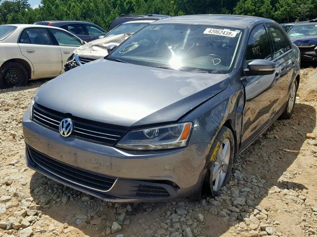 3VWLL7AJ8DM390317 - 2013 VOLKSWAGEN JETTA TDI GRAY photo 2