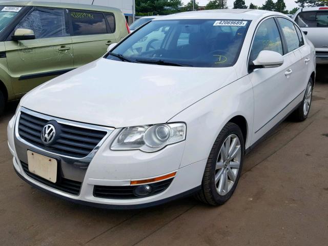 WVWJM7AN7AE129529 - 2010 VOLKSWAGEN PASSAT KOM WHITE photo 2