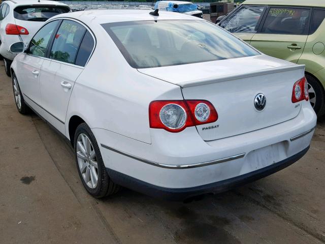 WVWJM7AN7AE129529 - 2010 VOLKSWAGEN PASSAT KOM WHITE photo 3