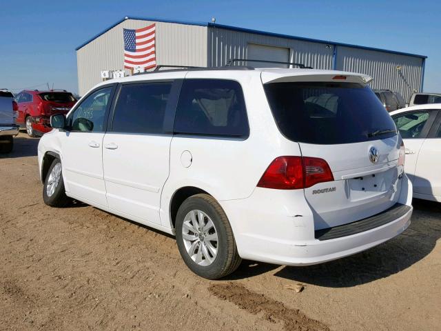 2C4RVABG0ER134349 - 2014 VOLKSWAGEN ROUTAN SE WHITE photo 3