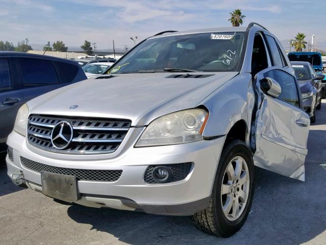 4JGBB86E67A200255 - 2007 MERCEDES-BENZ ML 350 SILVER photo 2