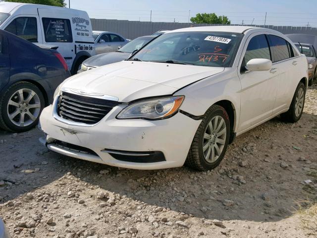 1C3BC1FG0BN522437 - 2011 CHRYSLER 200 TOURIN WHITE photo 2