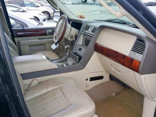 5LMFU28R34LJ29778 - 2004 LINCOLN NAVIGATOR შავი ფოტო 5