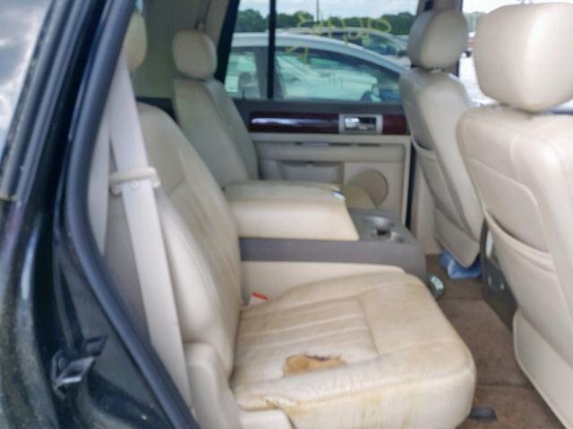 5LMFU28R34LJ29778 - 2004 LINCOLN NAVIGATOR შავი ფოტო 6