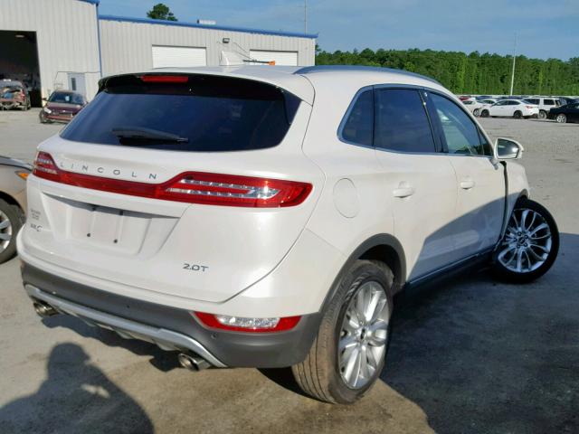 5LMCJ3C91HUL27672 - 2017 LINCOLN MKC RESERV WHITE photo 4