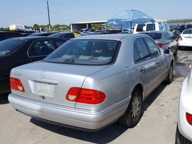 WDBJF55F7VA398899 - 1997 MERCEDES-BENZ E 320 SILVER photo 4