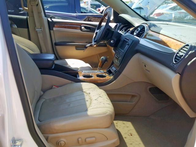 5GAKVDED7CJ252194 - 2012 BUICK ENCLAVE CREAM photo 5