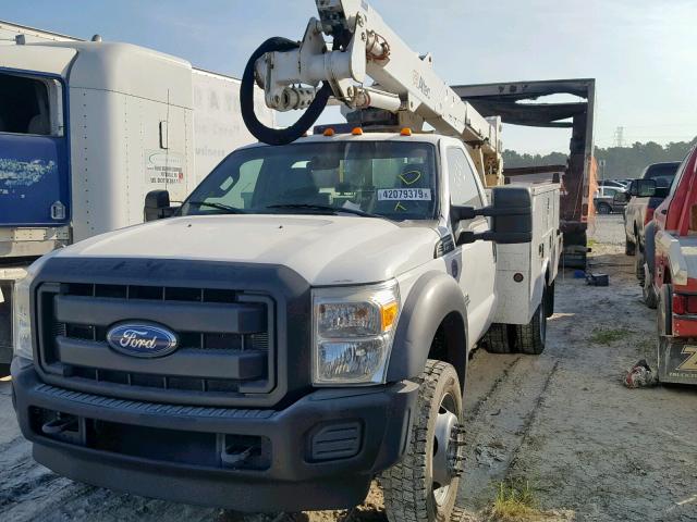 1FDUF5GT4CEA51338 - 2012 FORD F550 SUPER WHITE photo 2