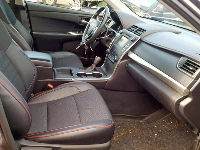 4T1BF1FK2HU665147 - 2017 TOYOTA CAMRY LE GRAY photo 5
