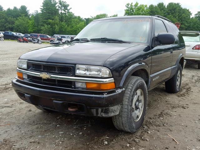 1GNCT18W22K167641 - 2002 CHEVROLET BLAZER BLACK photo 2