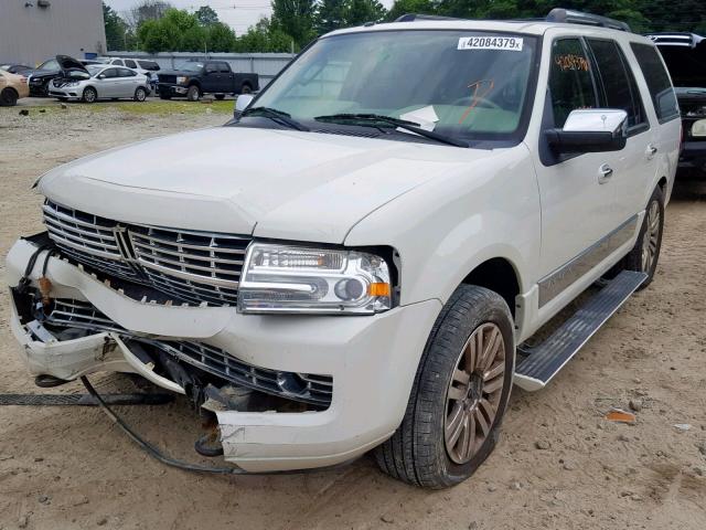 5LMFU28508LJ15484 - 2008 LINCOLN NAVIGATOR أبيض صورة 2