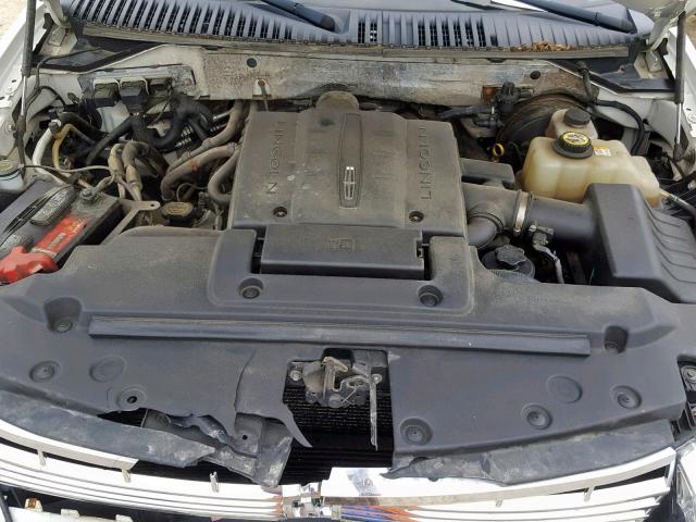 5LMFU28508LJ15484 - 2008 LINCOLN NAVIGATOR أبيض صورة 7