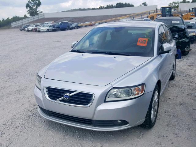 YV1382MS5A2489749 - 2010 VOLVO S40 2.4I SILVER photo 2