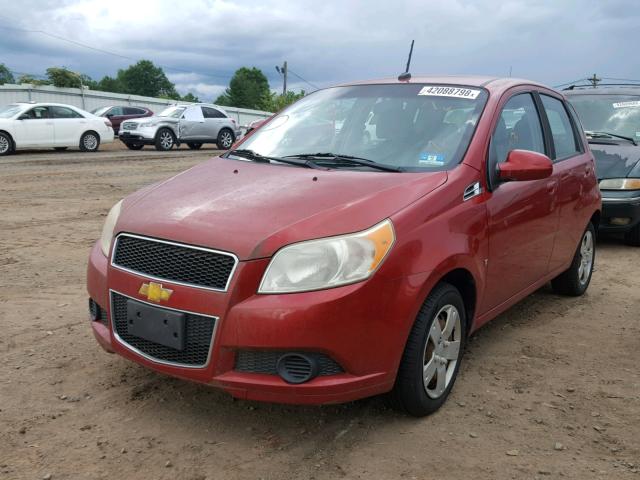 KL1TD66E99B322345 - 2009 CHEVROLET AVEO LS RED photo 2