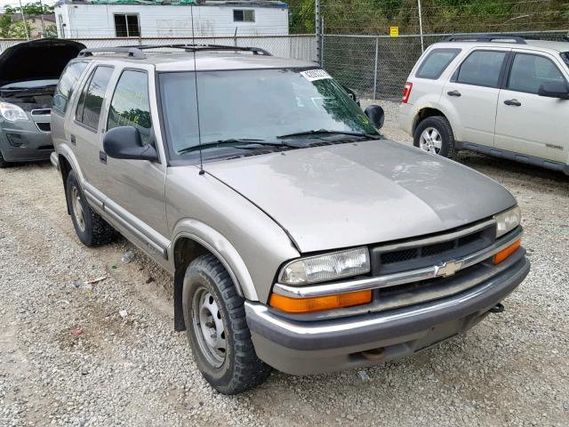 1GNDT13W7W2225597 - 1998 CHEVROLET BLAZER TAN photo 1