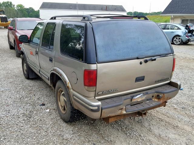 1GNDT13W7W2225597 - 1998 CHEVROLET BLAZER TAN photo 3