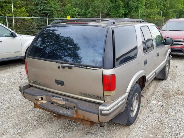 1GNDT13W7W2225597 - 1998 CHEVROLET BLAZER TAN photo 4