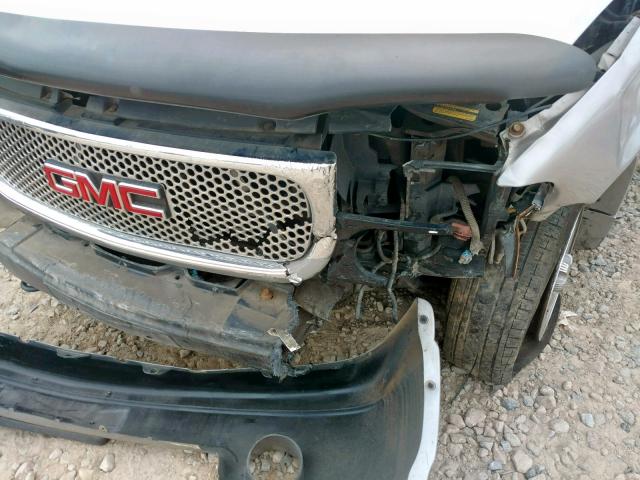 1GKFK66U44J256938 - 2004 GMC YUKON XL D SILVER photo 9