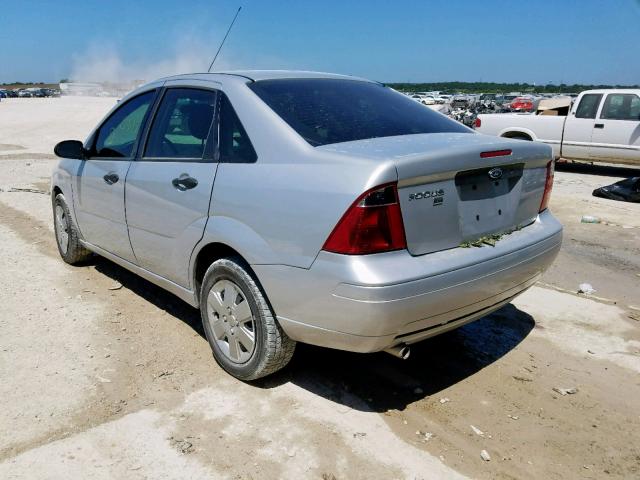 1FAHP34N47W217540 - 2007 FORD FOCUS ZX4 SILVER photo 3