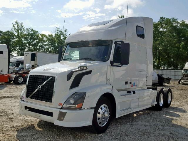 4V4NC9EJ5CN540829 - 2012 VOLVO VN VNL WHITE photo 2