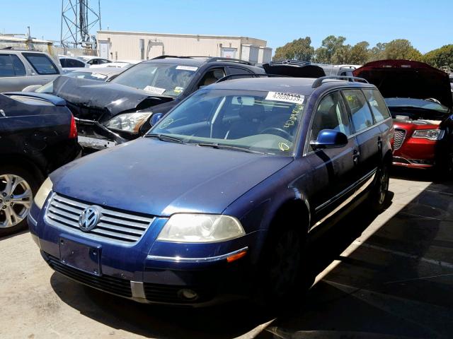 WVWCD63B65E077077 - 2005 VOLKSWAGEN PASSAT GLS BLUE photo 2