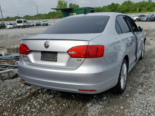 3VWLL7AJ9DM244606 - 2013 VOLKSWAGEN JETTA TDI SILVER photo 4