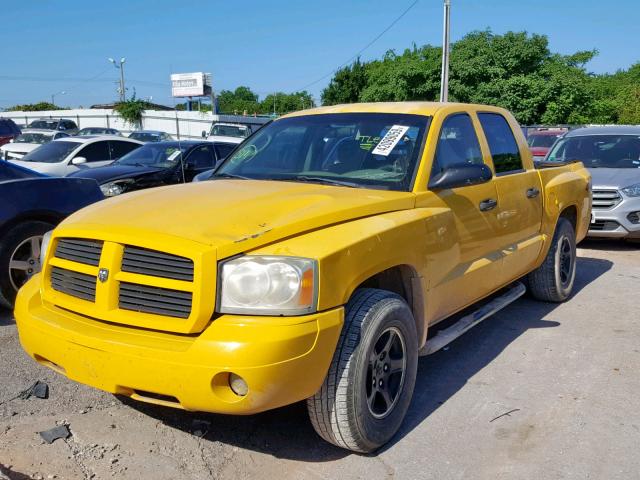 1D7HW48N46S644001 - 2006 DODGE DAKOTA QUA YELLOW photo 2