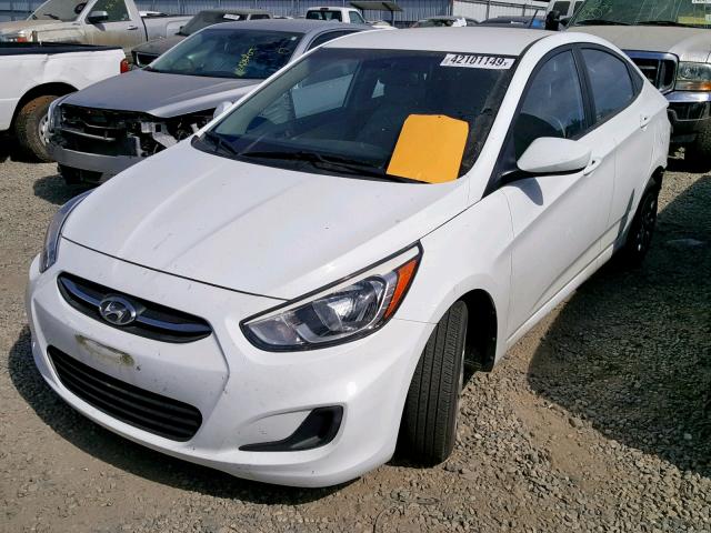 KMHCT4AE2GU955726 - 2016 HYUNDAI ACCENT SE WHITE photo 2