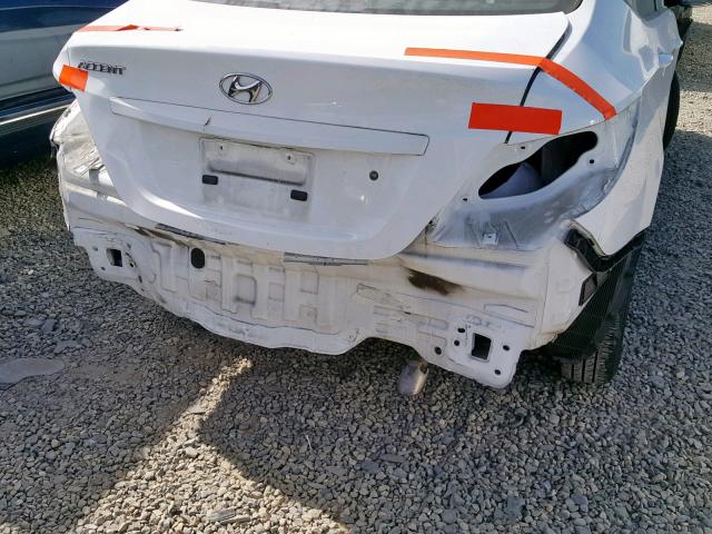 KMHCT4AE2GU955726 - 2016 HYUNDAI ACCENT SE WHITE photo 9