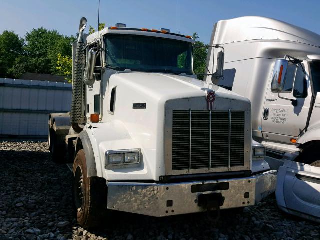 1XKDD40X7BJ265753 - 2011 KENWORTH CONSTRUCTI WHITE photo 1