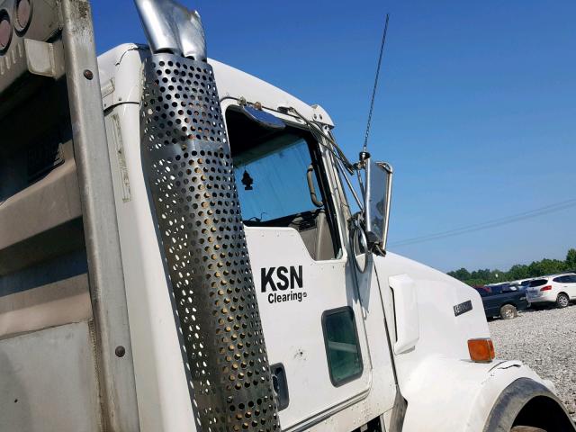 1XKDD40X7BJ265753 - 2011 KENWORTH CONSTRUCTI WHITE photo 9