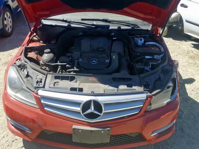 WDDGF4HB6DA869511 - 2013 MERCEDES-BENZ C 250 RED photo 7