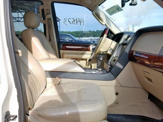 5LMFU27595LJ21684 - 2005 LINCOLN NAVIGATOR WHITE photo 5