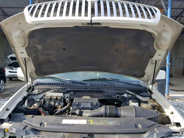 5LMFU27595LJ21684 - 2005 LINCOLN NAVIGATOR WHITE photo 7