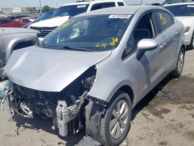 KNADN4A36G6584010 - 2016 KIA RIO EX SILVER photo 2