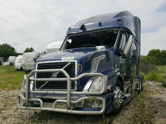 4V4N99EH9EN173125 - 2014 VOLVO VN VNL BLUE photo 2