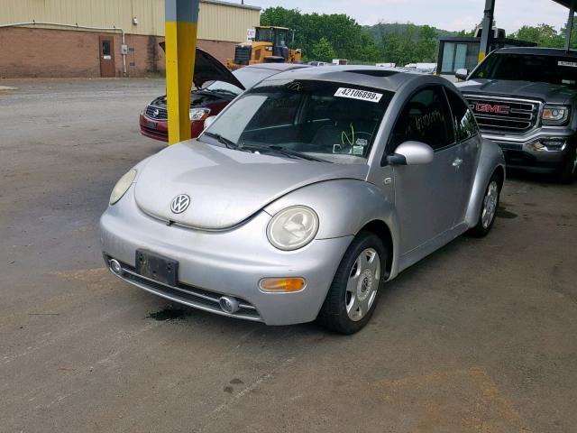 3VWDD21C61M470295 - 2001 VOLKSWAGEN NEW BEETLE SILVER photo 2