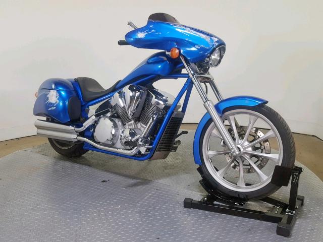 JH2SC6106AK003418 - 2010 HONDA VT1300 CX BLUE photo 2