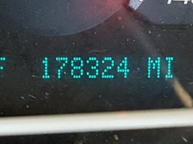 1G1ZH57B08F211141 - 2008 CHEVROLET MALIBU 1LT SILVER photo 8