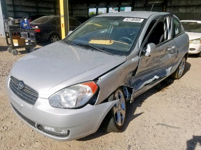 KMHCN36C29U124631 - 2009 HYUNDAI ACCENT SE GRAY photo 2