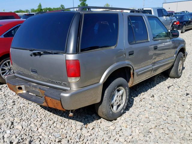 1GNDT13W7Y2210164 - 2000 CHEVROLET BLAZER SILVER photo 4